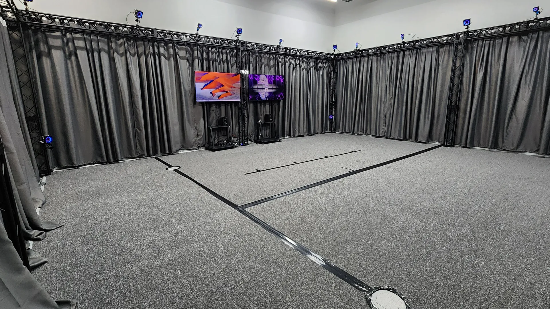 밍글 스튜디오 모션캡쳐 공간 전체 전경 004 - 완성된 모션캡쳐 스튜디오 전경